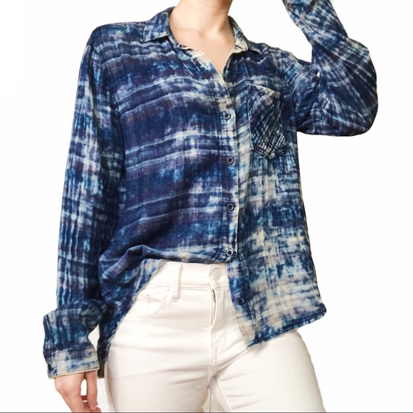 cloth & stone Tops - Cloth & Stone Distressed High-Low Blue Button-Up